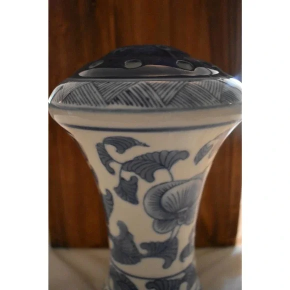 Vintage Berry Strainer Ceramic Vase - Picture 4 of 10